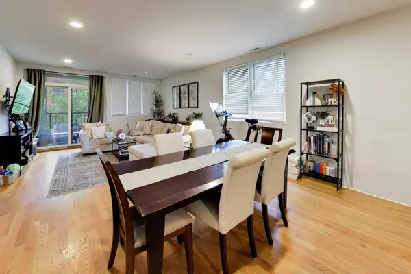 693 N Peoria ST #3N, Chicago, IL 60642