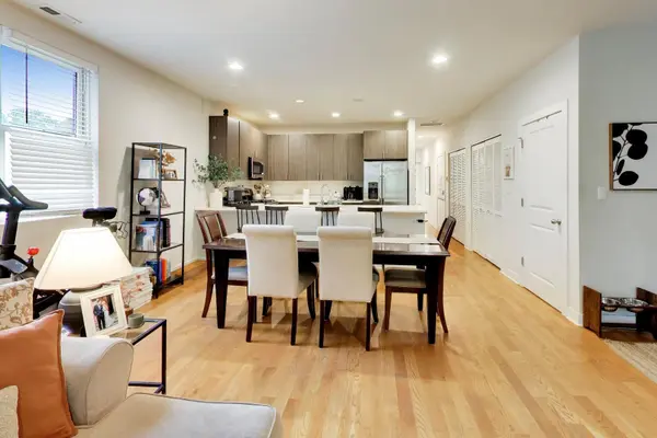 693 N Peoria ST #3N, Chicago, IL 60642