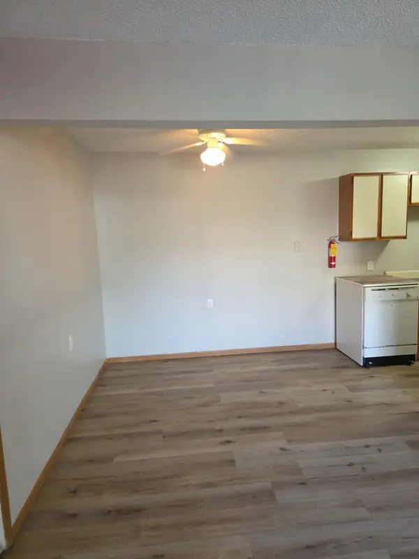 2416 Park AVE #04, Muscatine, IA 52761