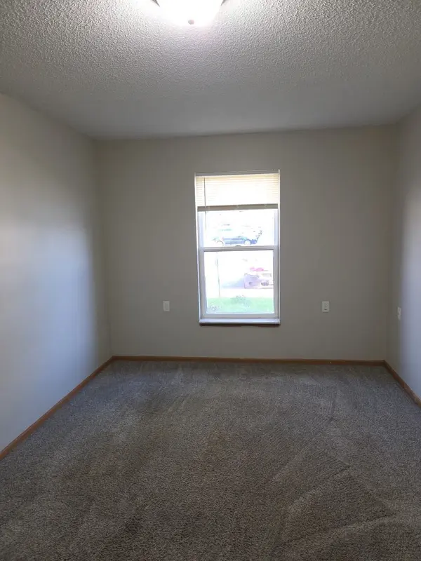 2416 Park AVE #04, Muscatine, IA 52761