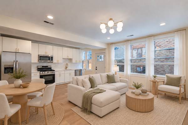 1328 W Nelson ST #CH, Chicago, IL 60657