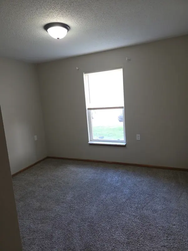 2416 Park AVE #05, Muscatine, IA 52761