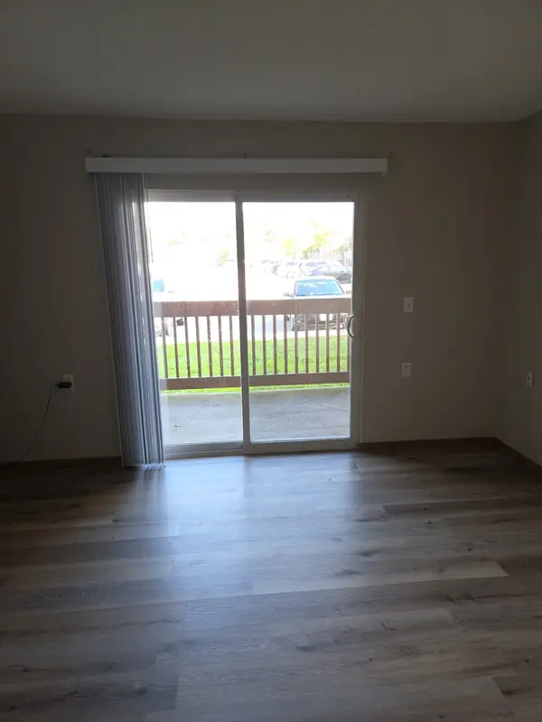2416 Park AVE #05, Muscatine, IA 52761