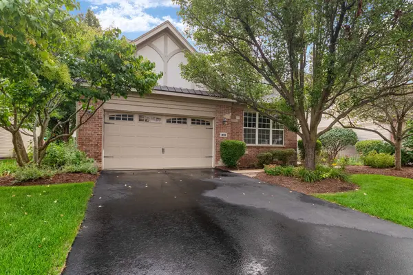 809 Colchester DR, Oswego, IL 60543