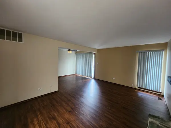 1 Stony Creek DR #1B, Palos Hills, IL 60465