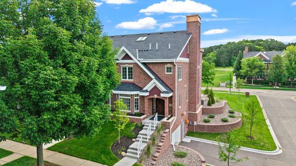 10814 Falling Water LN #D, Woodbury, MN 55129