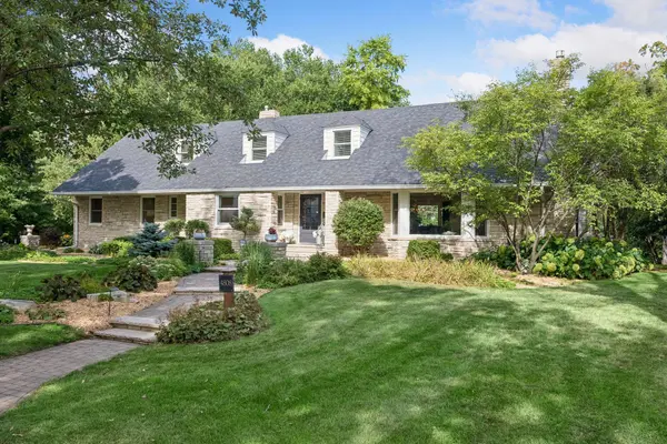 4808 Woodhill WAY, Edina, MN 55424