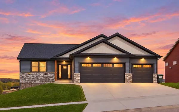43 13th ST NE, Byron, MN 55920