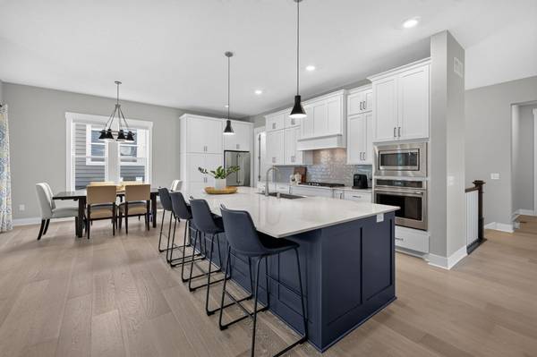 5900 Ayrshire LN, Shorewood, MN 55331