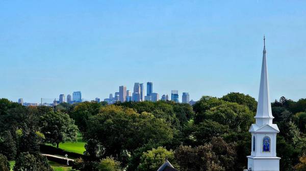 7600 Golden Valley RD #805, Golden Valley, MN 55427