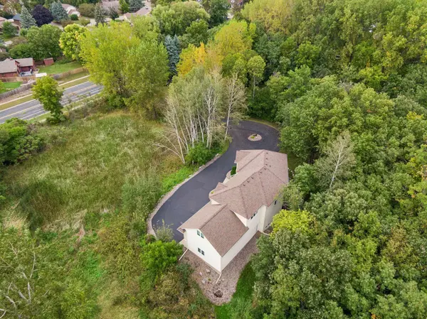 14831 Lac Lavon DR, Burnsville, MN 55306