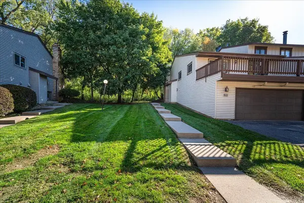 299 River Woods LN, Burnsville, MN 55337