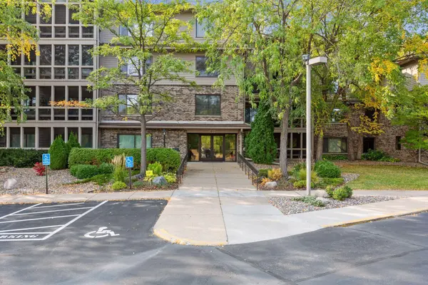 3801 W 98th ST #208, Bloomington, MN 55431