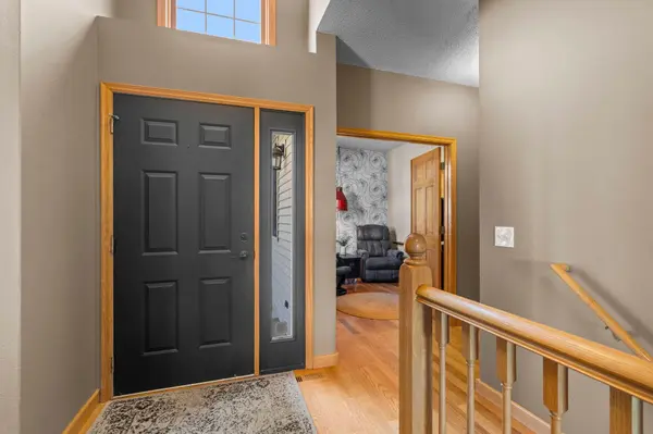 16345 Crystal Hills CIR, Lakeville, MN 55044