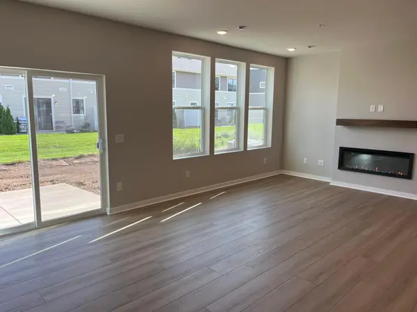 17982 Genoa DR, Lakeville, MN 55044