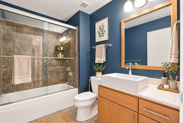 929 Portland AVE #1807, Minneapolis, MN 55404