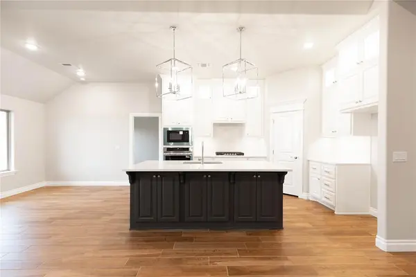 8321 NW 154th CT, Edmond, OK 73013