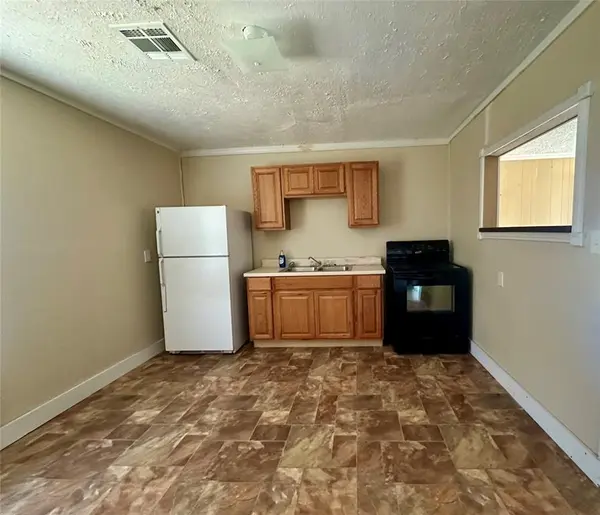 1137 E Chestnut ST, Altus, OK 73521