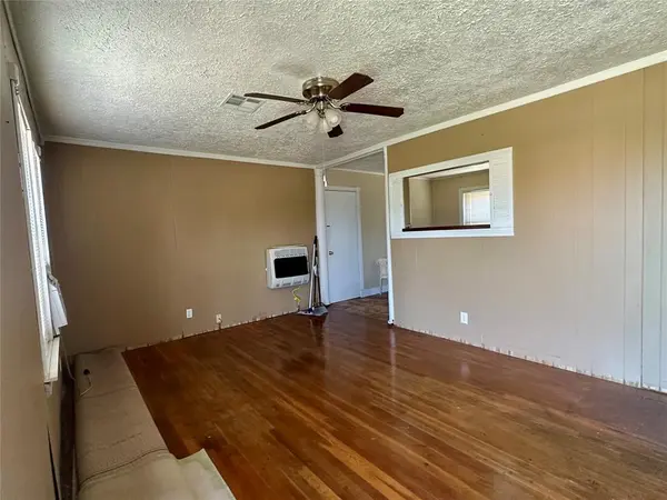 1137 E Chestnut ST, Altus, OK 73521