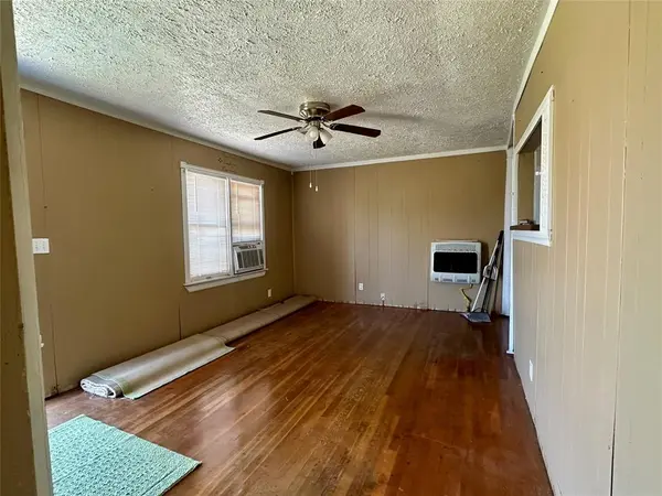 1137 E Chestnut ST, Altus, OK 73521