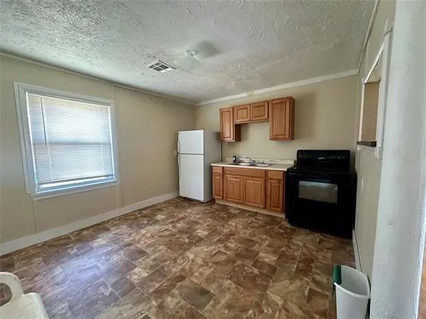 1137 E Chestnut ST, Altus, OK 73521