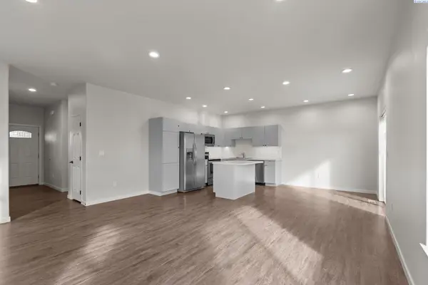 215 N 76th Avenue #1-20, Yakima, WA 98908