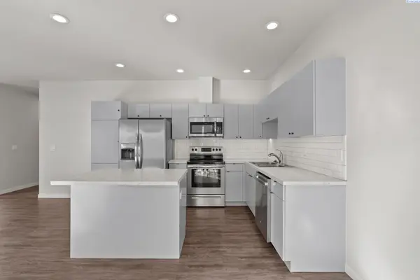 215 N 76th Avenue #1-20, Yakima, WA 98908