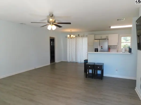 10 Harvest Ln, Hutchinson, KS 67502