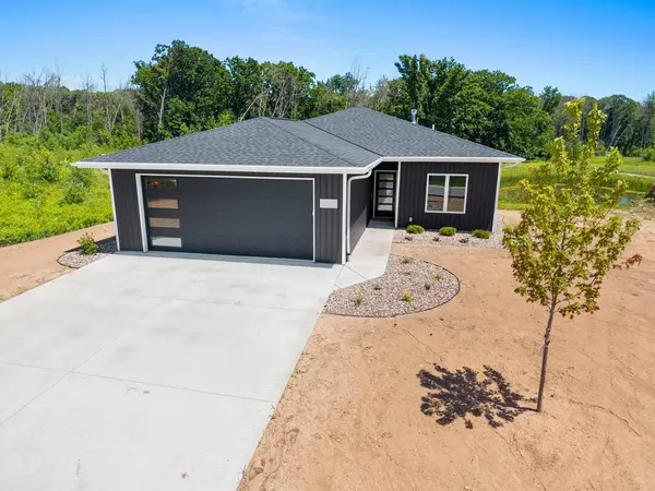 4001 ANTWERP AVE, Howard, WI 54313-7518