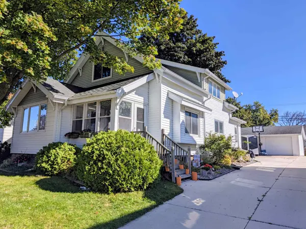 318 S MAIN ST, Brillion, WI 54110-1208