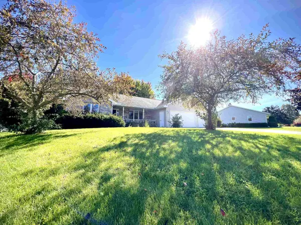 2039 MEADOW LINKS DR, New Franken, WI 54229-9788