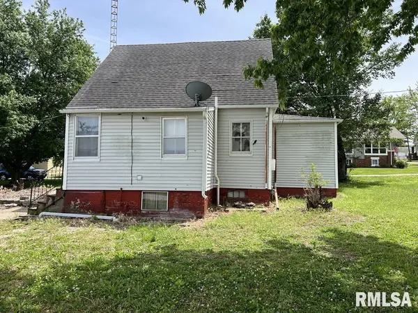 102 & 104 W 1ST ST, Table Grove, IL 61482