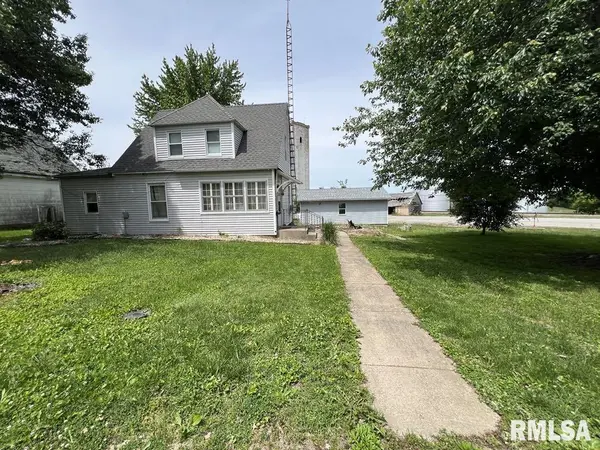 102 & 104 W 1ST ST, Table Grove, IL 61482