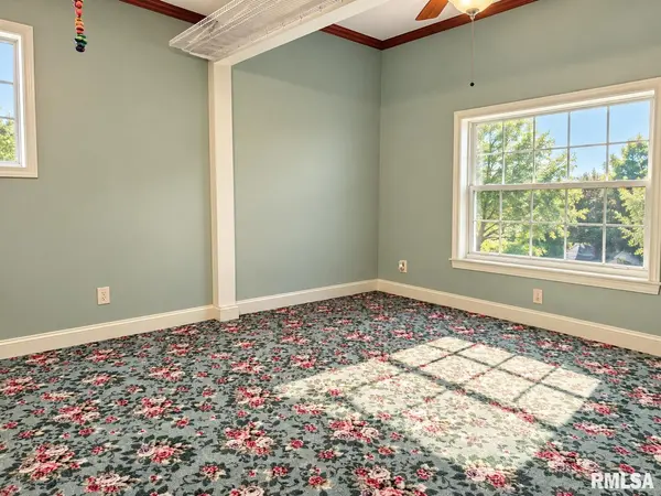 705 W COLLEGE ST, Marion, IL 62959