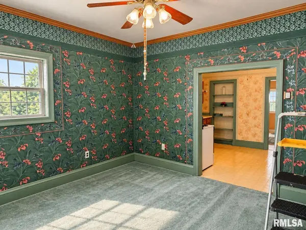 705 W COLLEGE ST, Marion, IL 62959