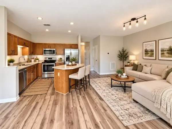 7277 Charlotte #105, Nashville, TN 37209