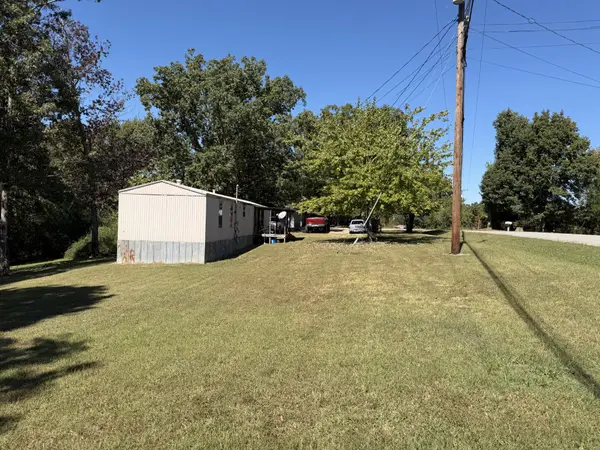 1734 Clydeton Rd, Waverly, TN 37185