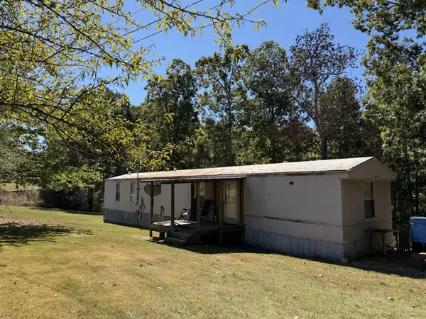 1734 Clydeton Rd, Waverly, TN 37185