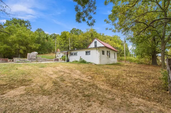2887 State Highway Vv, Verona, MO 65769