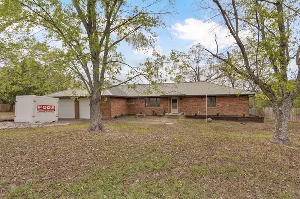 371 Red Top RD, Buffalo, MO 65622