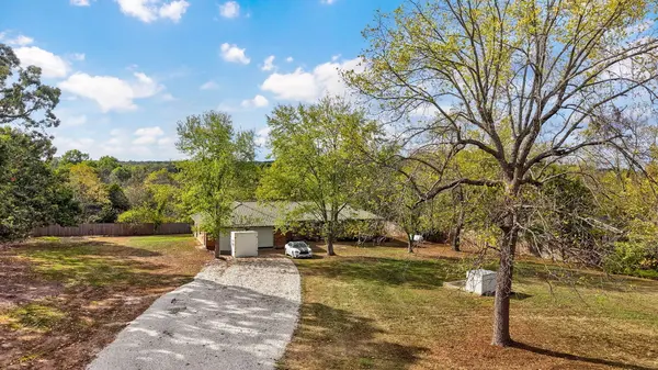 371 Red Top RD, Buffalo, MO 65622