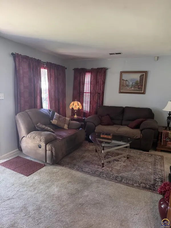 2150 SW Plass AVE, Topeka, KS 66611