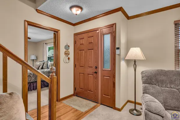 3718 SW Nottingham RD, Topeka, KS 66610