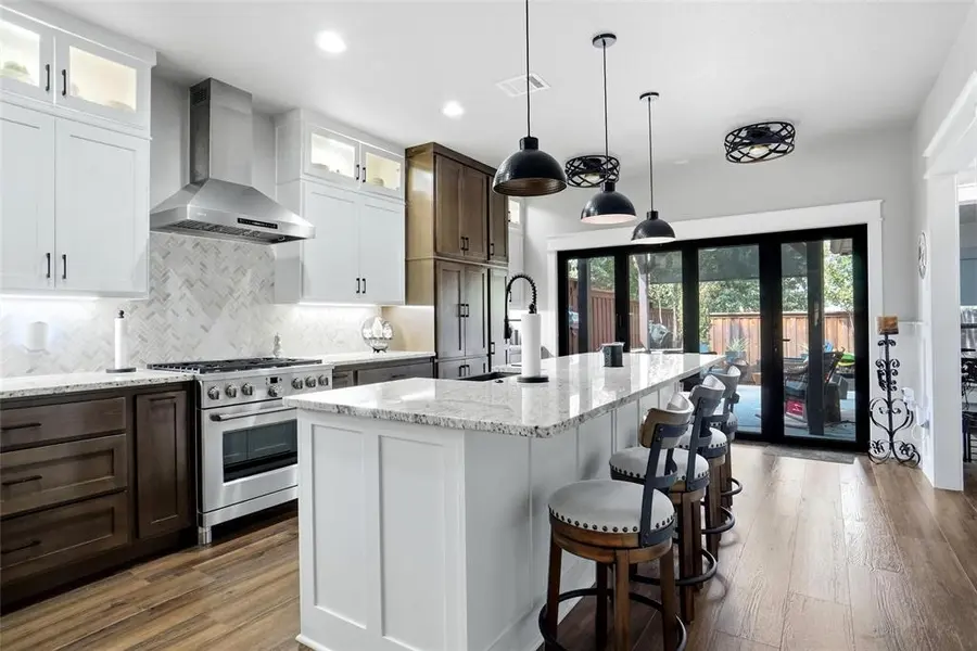 905 Mary Drive, Hurst, TX 76053