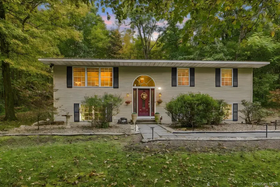 48 MacFarlane RD, Wappingers Falls, NY 12590