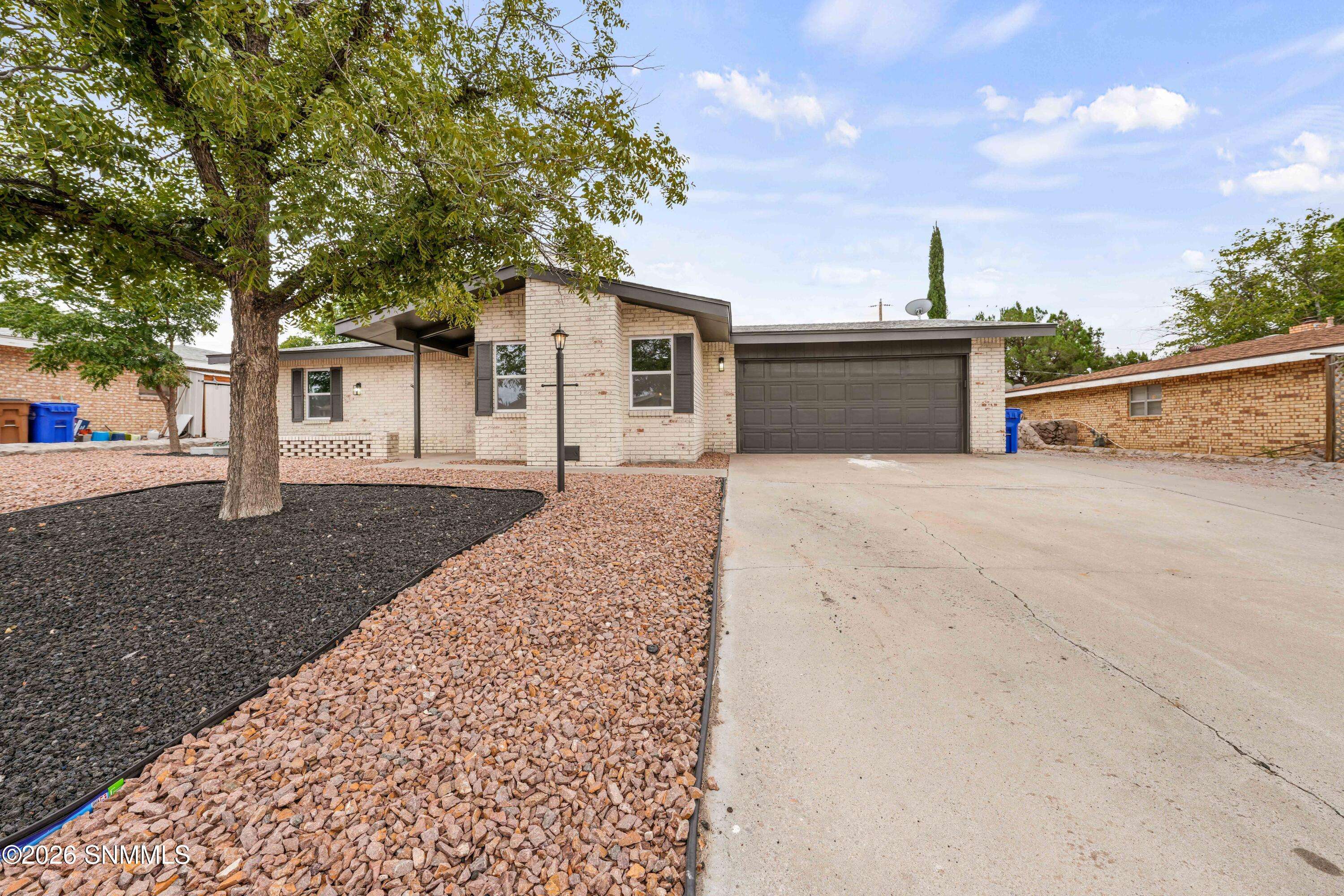 1218 Edgewood AVE, Las Cruces, NM 88005