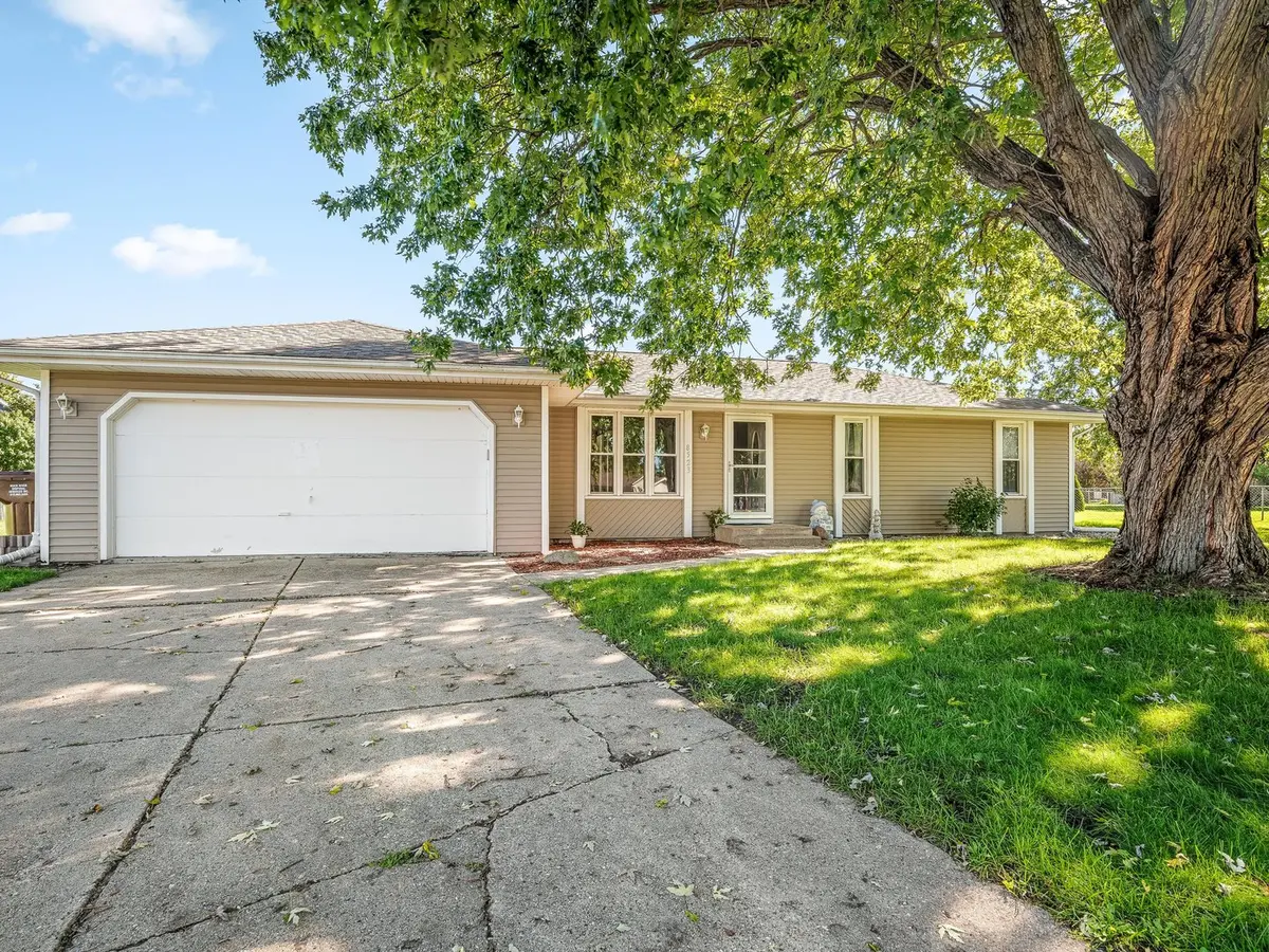 8523 Terrang CT, Machesney Park, IL 61115