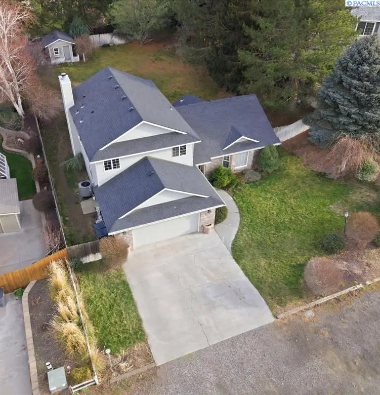 3024 Charity Ct, Kennewick, WA 99338