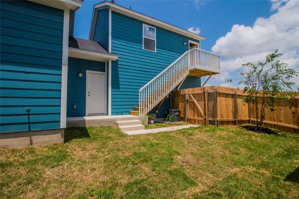 1524 Arbor Knot DR #B, Kyle, TX 78640