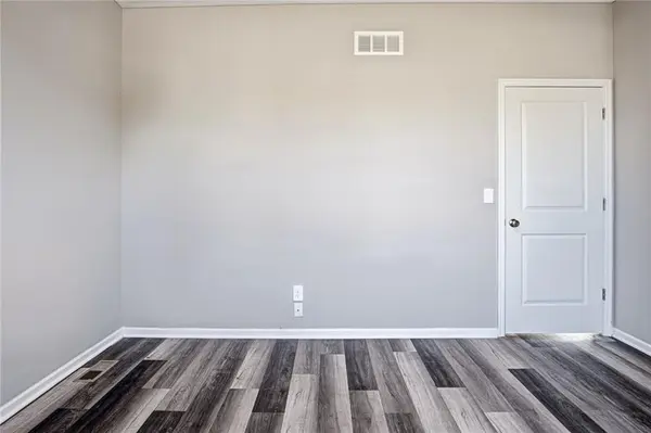 21806 Massa CIR, Peculiar, MO 64078